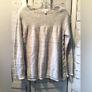 Knox Rose sweater size M